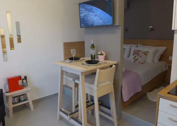 Claudia Οπατία